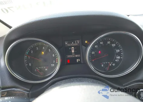 2011 Jeep Grand Cherokee Laredo z USA, uszkodzony, nr VIN 1J4RR4GG5BC735902